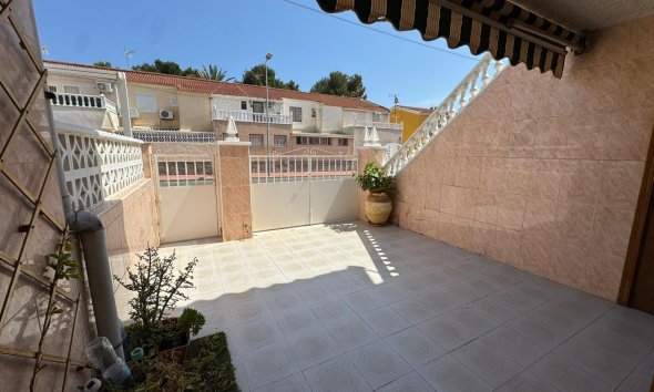 Resale - Bungalow - Torrevieja - Playa de los Naufragos