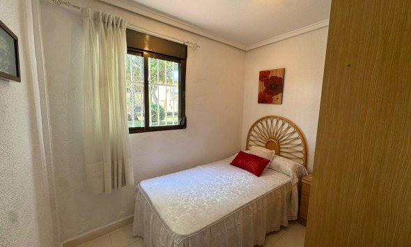Resale - Bungalow - Torrevieja - Playa de los Naufragos