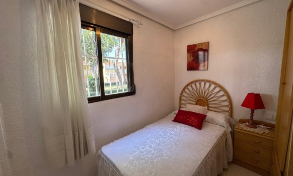 Resale - Bungalow - Torrevieja - Playa de los Naufragos