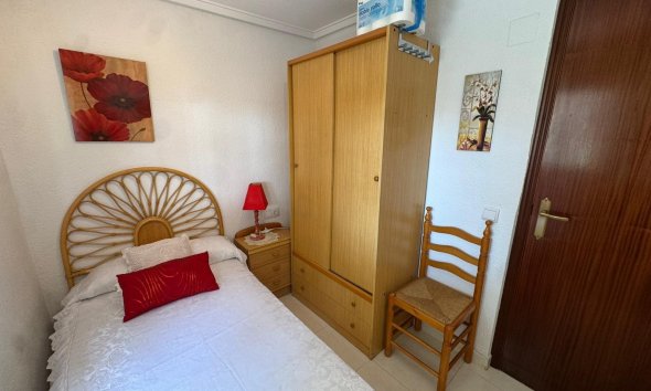 Resale - Bungalow - Torrevieja - Playa de los Naufragos