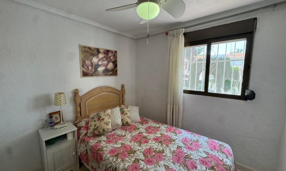 Resale - Bungalow - Torrevieja - Playa de los Naufragos