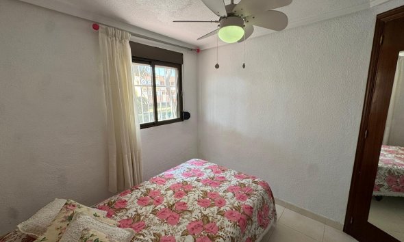 Resale - Bungalow - Torrevieja - Playa de los Naufragos