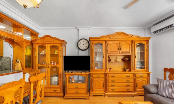 Resale - Apartment - Torrevieja - Paseo maritimo