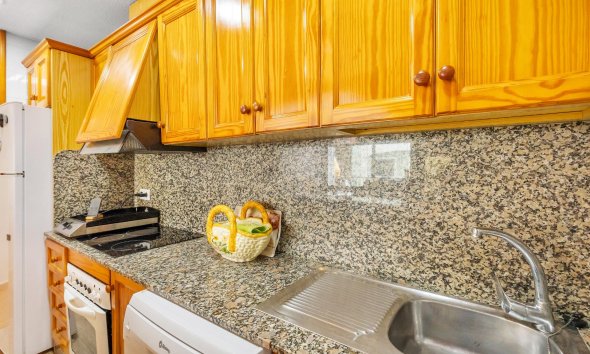 Resale - Apartment - Torrevieja - Paseo maritimo