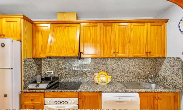 Resale - Apartment - Torrevieja - Paseo maritimo
