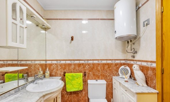 Resale - Apartment - Torrevieja - Paseo maritimo