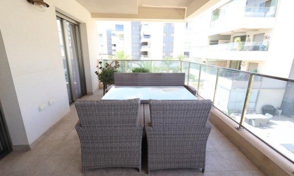 Resale - Apartment - Orihuela Costa - Los Dolses
