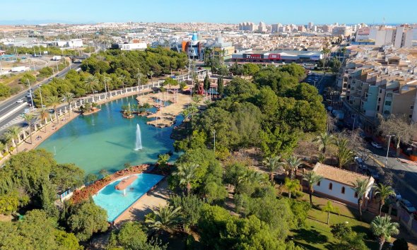 Resale - Apartment - Torrevieja - Parque de Las Naciones