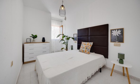 Resale - Bungalow - Torrevieja - Los Frutales