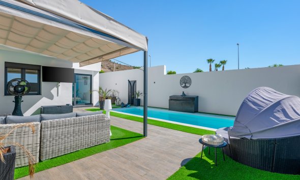 Resale - Villa - Fortuna - Urbanizacion Las Kalendas