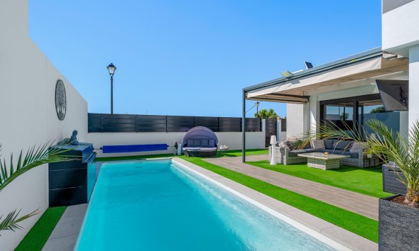 Resale - Villa - Fortuna - Urbanizacion Las Kalendas