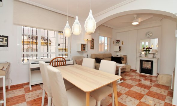 Resale - Terraced house / Townhouse - Orihuela Costa - Cabo Roig