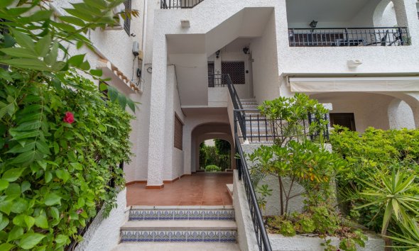 Resale - Apartment - Orihuela Costa - Cabo Roig