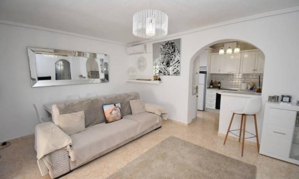 Resale - Terraced house / Townhouse - Punta Prima