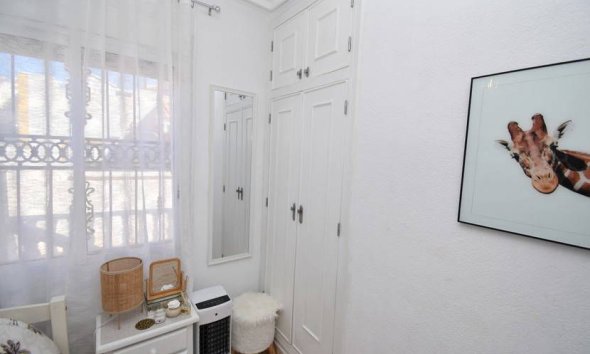 Resale - Terraced house / Townhouse - Punta Prima