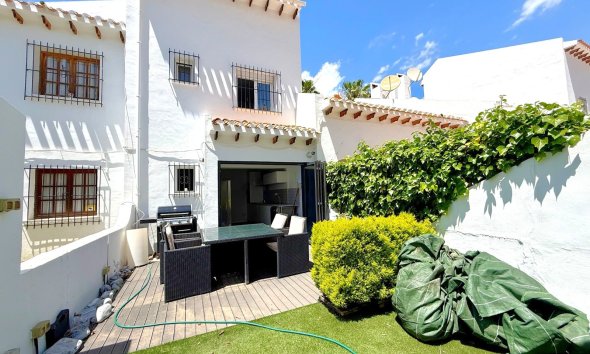 Resale - Terraced house / Townhouse - Orihuela Costa - Villamartín
