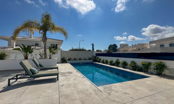 Resale - Villa - Orihuela Costa - Villamartín