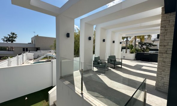 Resale - Villa - Orihuela Costa - Villamartín