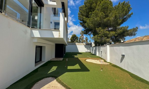 Resale - Villa - Orihuela Costa - Villamartín