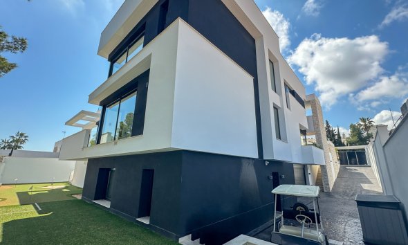 Resale - Villa - Orihuela Costa - Villamartín