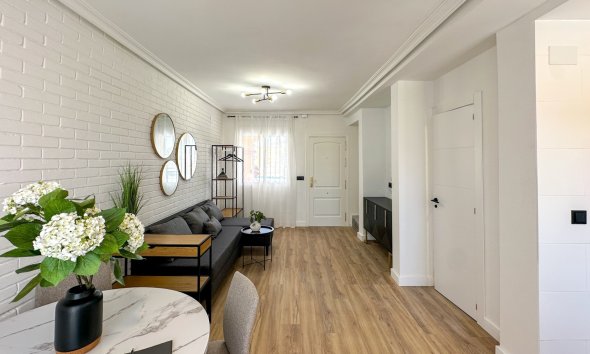 Resale - Terraced house / Townhouse - Orihuela Costa - La Regia