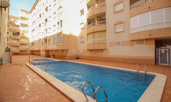 Resale - Apartment - Torrevieja - El Molino