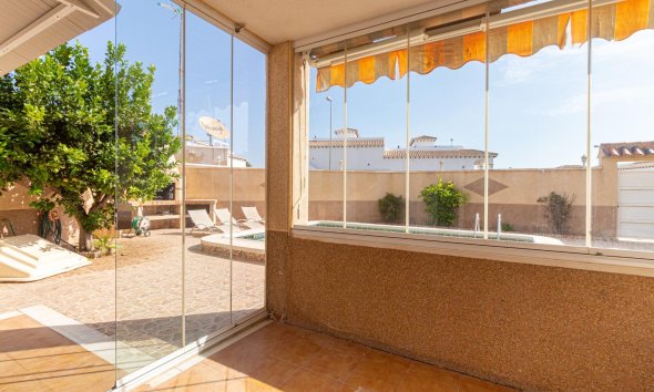 Resale - Bungalow - Orihuela Costa - Punta Prima