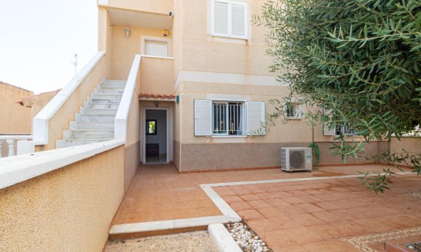 Resale - Bungalow - Orihuela Costa - Punta Prima