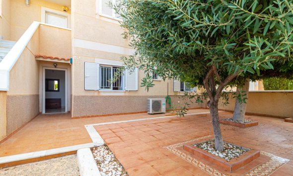 Resale - Bungalow - Orihuela Costa - Punta Prima
