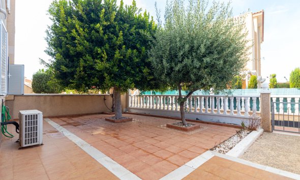 Resale - Bungalow - Orihuela Costa - Punta Prima