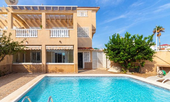 Resale - Bungalow - Orihuela Costa - Punta Prima