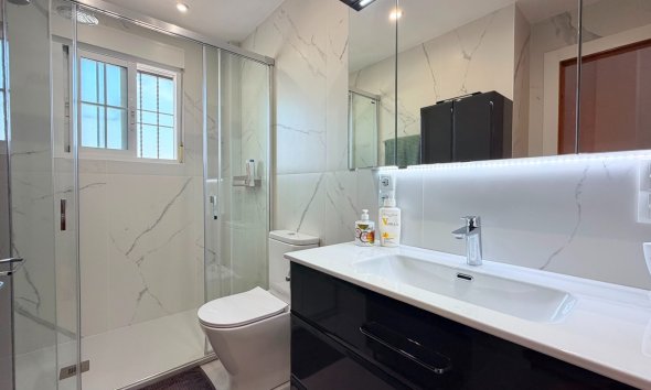 Resale - Villa - Orihuela Costa