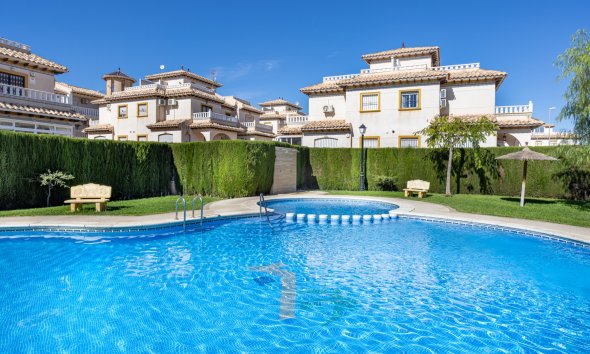 Resale - Villa - Orihuela Costa