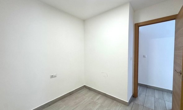 Resale - Apartament / Duplex - Torrevieja