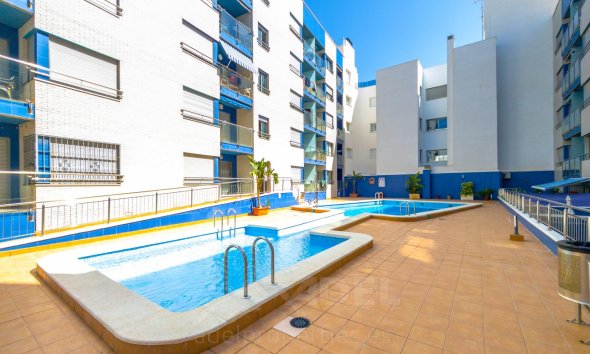Resale - Apartment - Torrevieja - Playa de los Locos