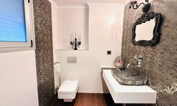 Resale - Apartment - Torrevieja - Estacion de autobuses