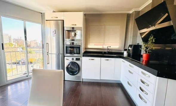 Resale - Apartment - Torrevieja - Estacion de autobuses