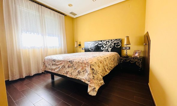 Resale - Apartment - Torrevieja - Estacion de autobuses