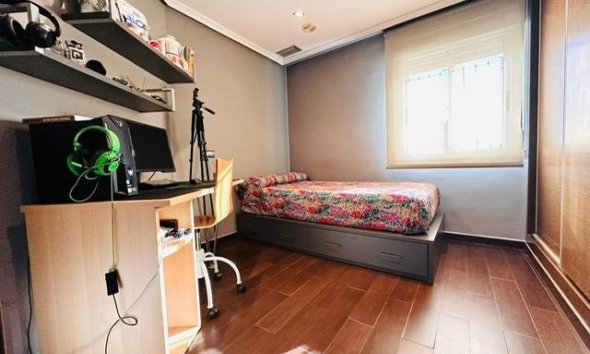 Resale - Apartment - Torrevieja - Estacion de autobuses