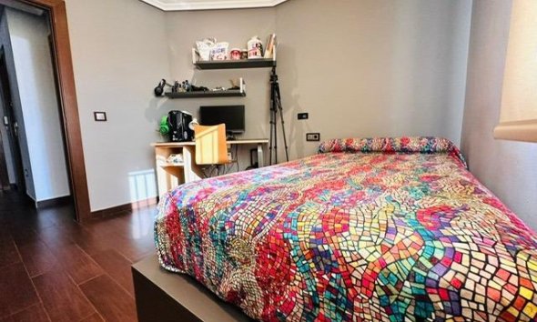 Resale - Apartment - Torrevieja - Estacion de autobuses