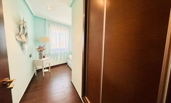 Resale - Apartment - Torrevieja - Estacion de autobuses