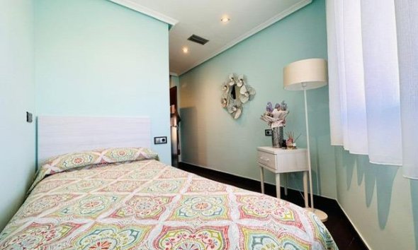 Resale - Apartment - Torrevieja - Estacion de autobuses