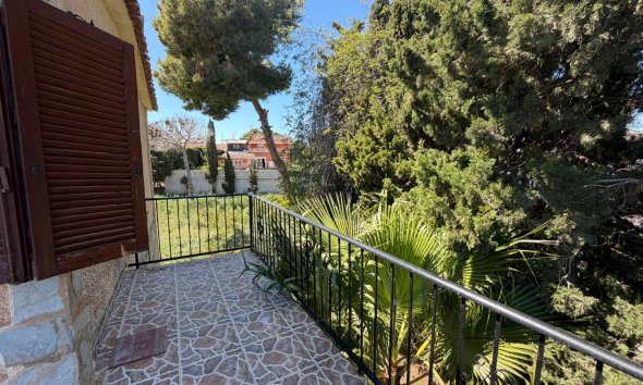 Resale - Villa - Torrevieja - Los Balcones