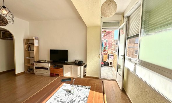 Resale - Apartment - Torrevieja - Estacion de autobuses