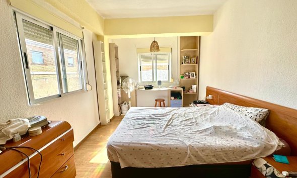 Resale - Apartment - Torrevieja - Estacion de autobuses
