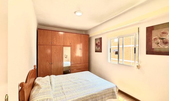 Resale - Apartment - Torrevieja - Estacion de autobuses