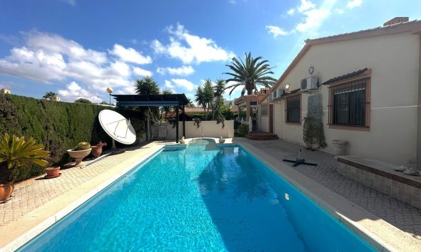Resale - Villa - Orihuela Costa - Costa blanca