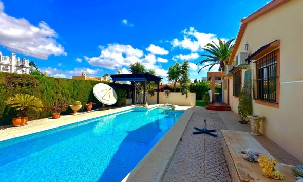 Resale - Villa - Orihuela Costa - Costa blanca