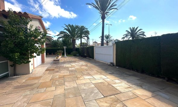 Resale - Villa - Orihuela Costa - Costa blanca