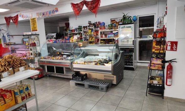 Resale - Commercial premises / Commercial unit / Retail space - Torrevieja - Estacion de autobuses